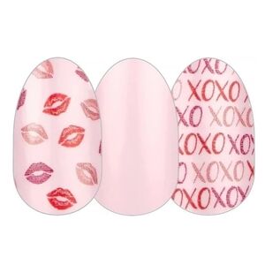 5/$20 Kiss and Makeup (FDS652) - Color Street Nail Strips